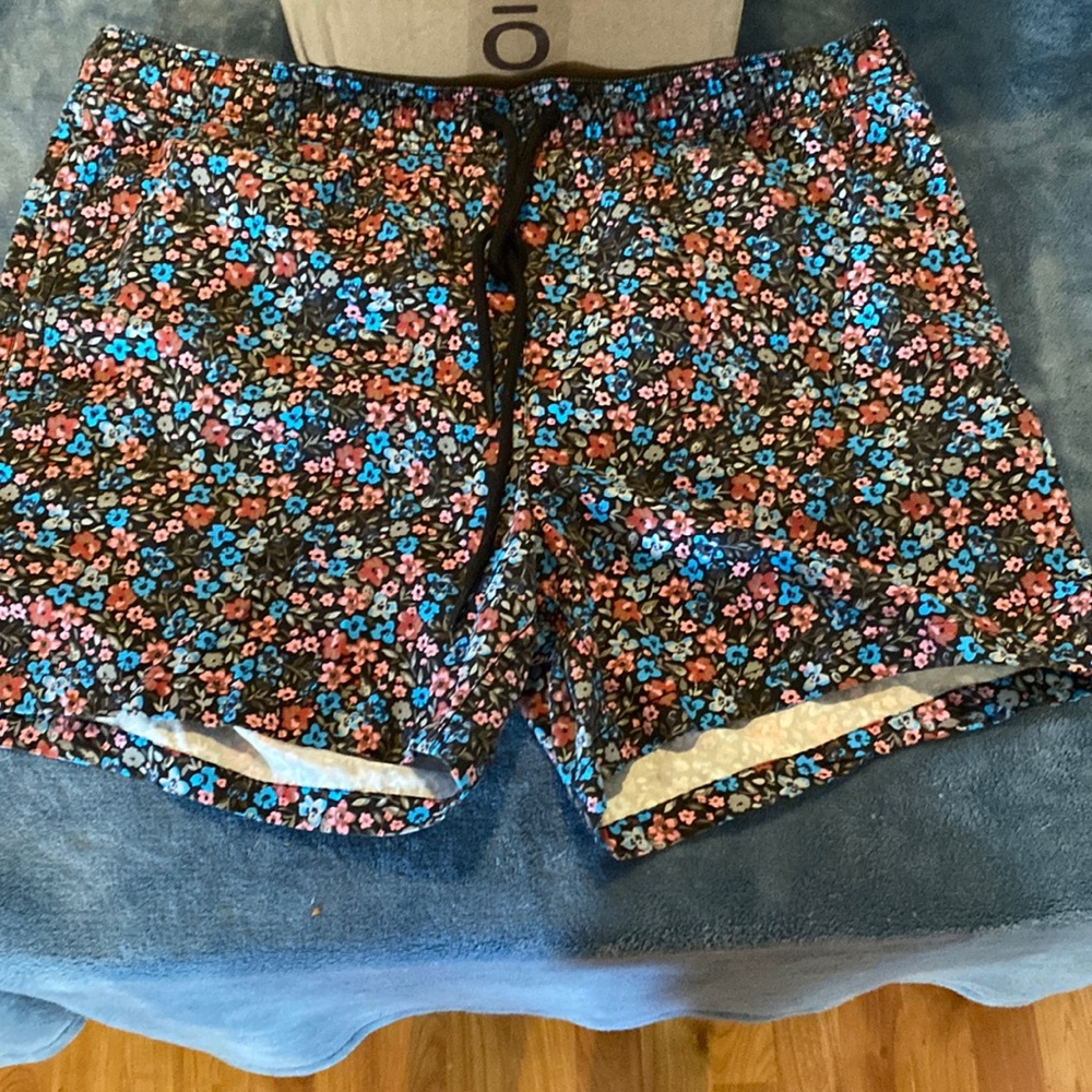Good threads multi colored swim shorts for women's size XL